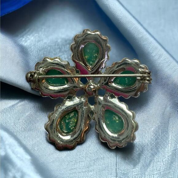 Vintage Cara NY Blue Borealis Cabochon Opal Blue Flower Brooch - Picture 2 of 2